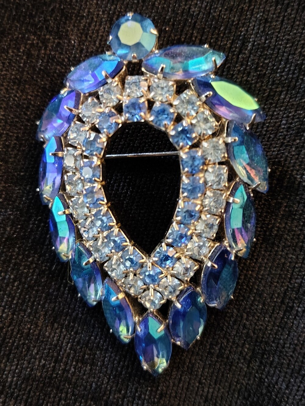 Vtg. Sarah Coventry "Blue Lagoon" Brooch